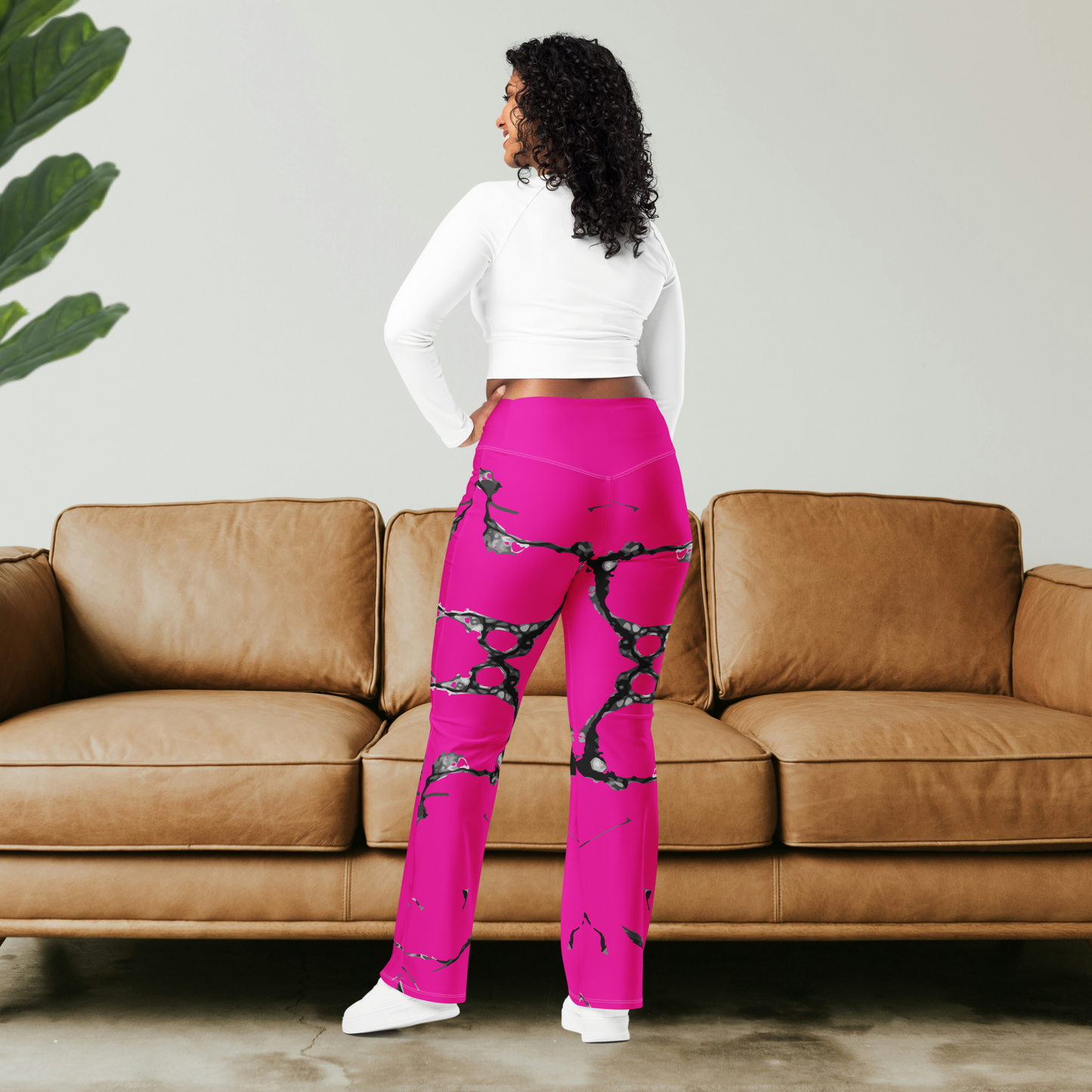 Fuchsia women’s front and back flare leggings.