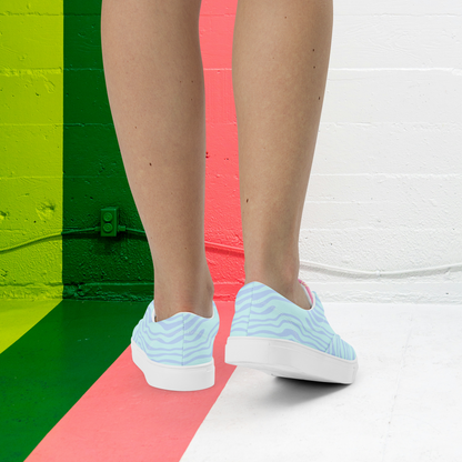 Light blue animal women’s lace-up canvas shoes.